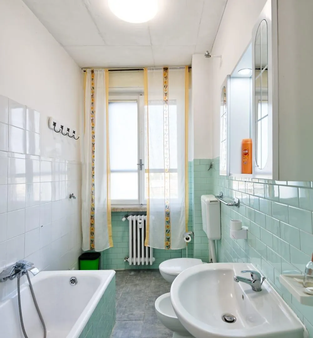 R & R Apartment - Private Room With Shared Bathroom Venetië 0*,  Italië