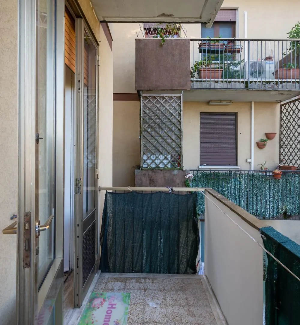 R & R Apartment - Private Room With Shared Bathroom Venedik İtalya