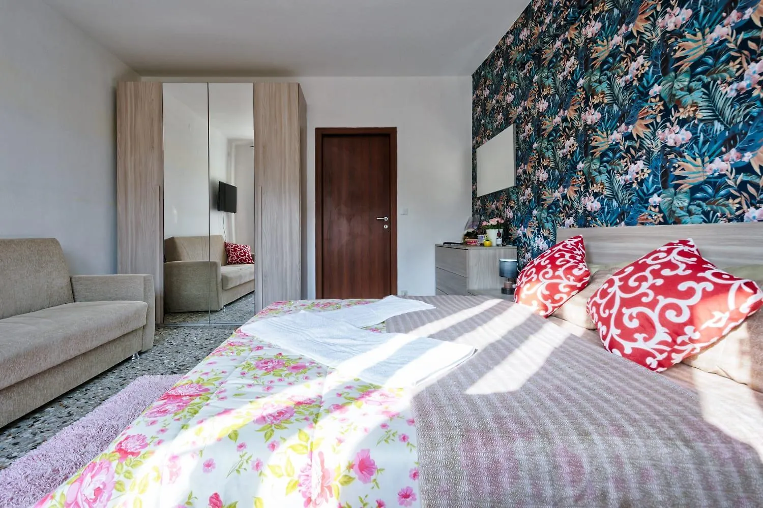 R & R Apartment - Private Room With Shared Bathroom Venedik